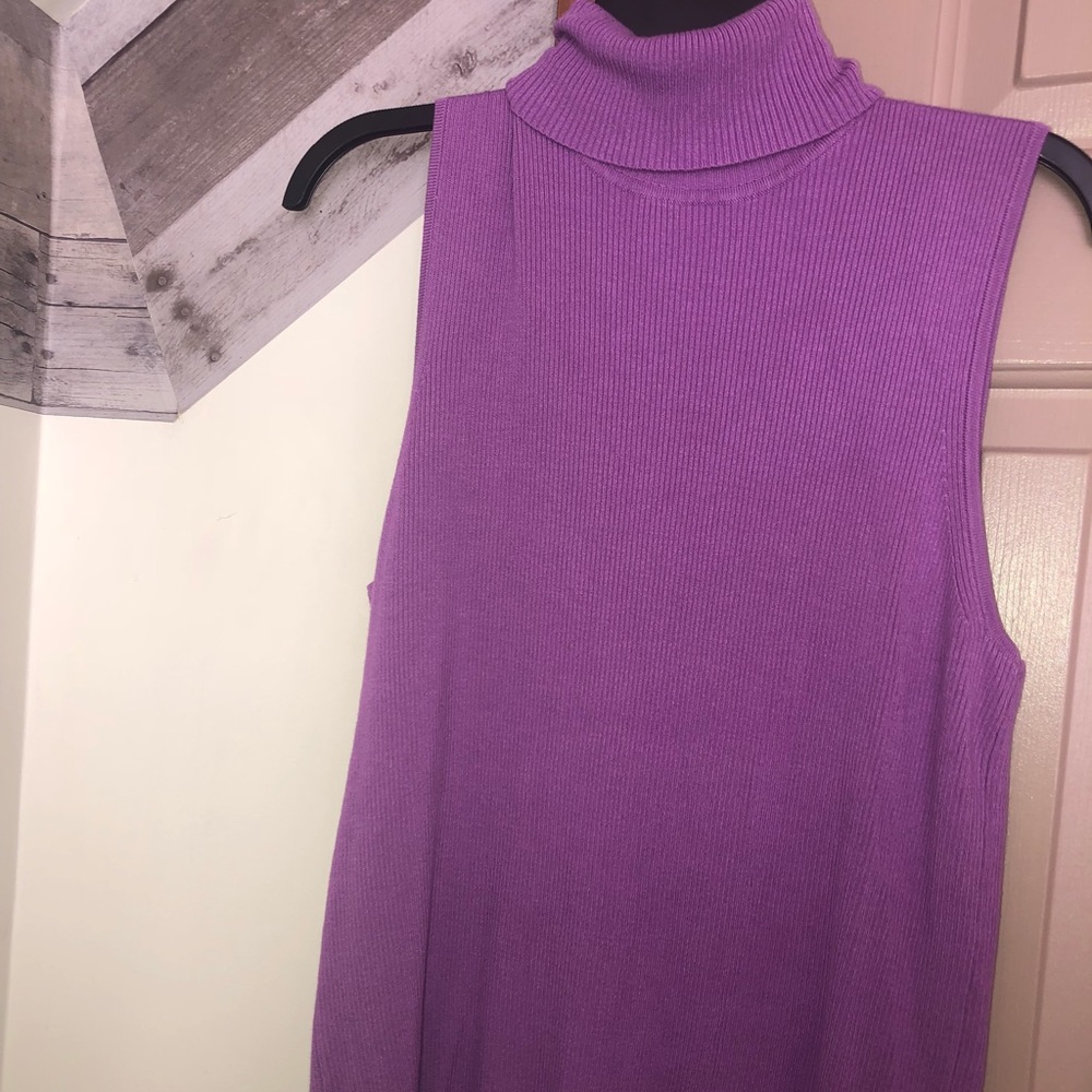 Liz Claiborne sleeveless turtleneck